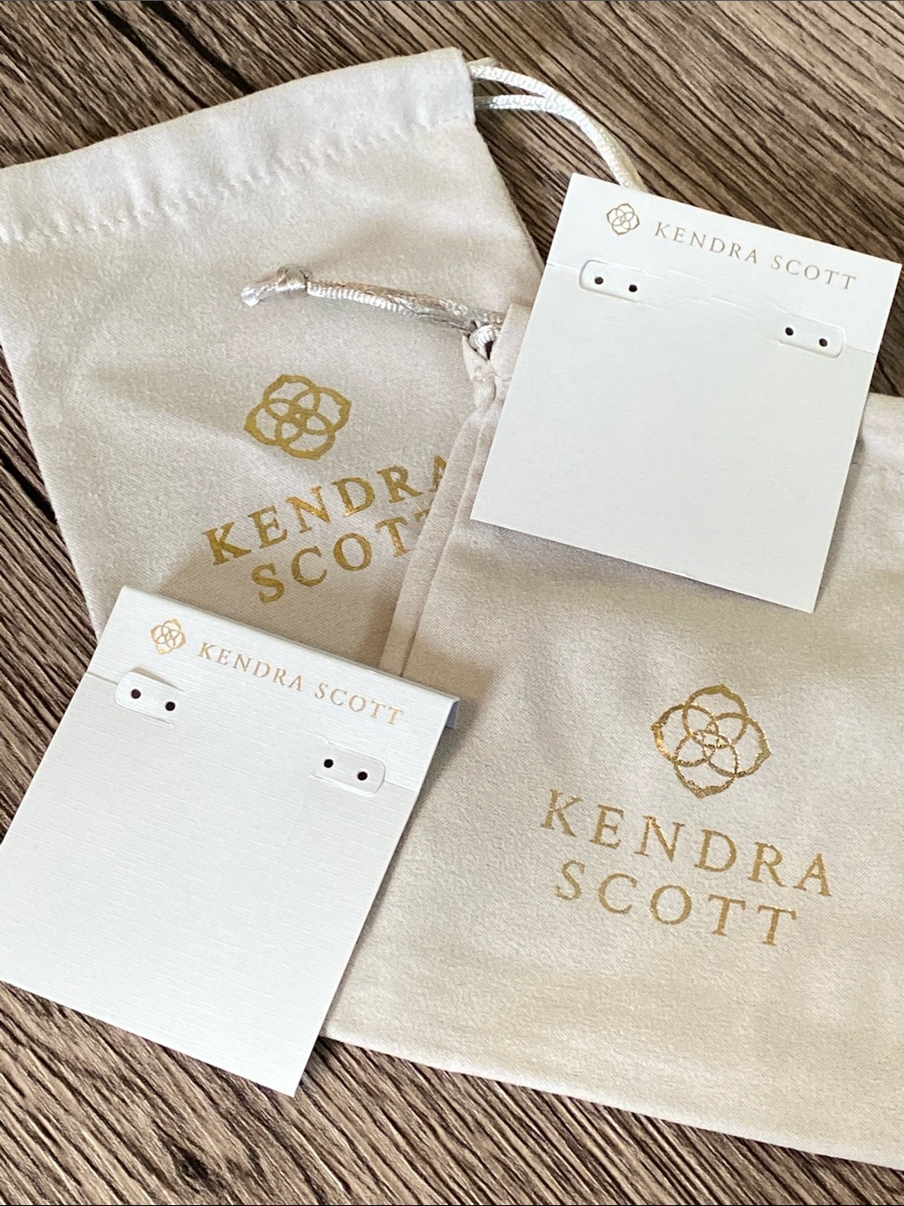 Kendra Scott Cream Jewelry Pouches Set of 2 and Earring Cards